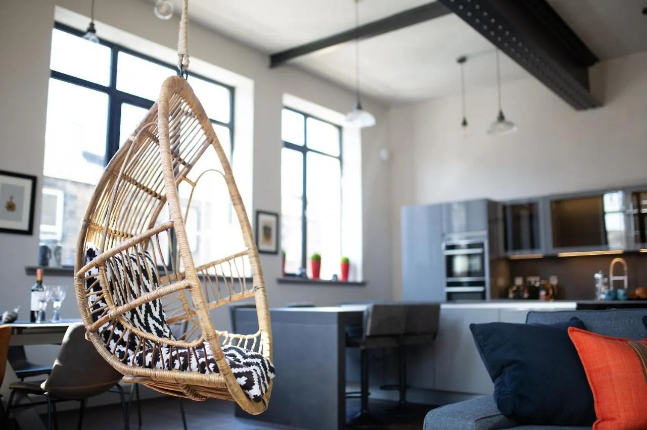 Luxury Manhattan Loft-Style Apartment Near Edinburgh City Centre